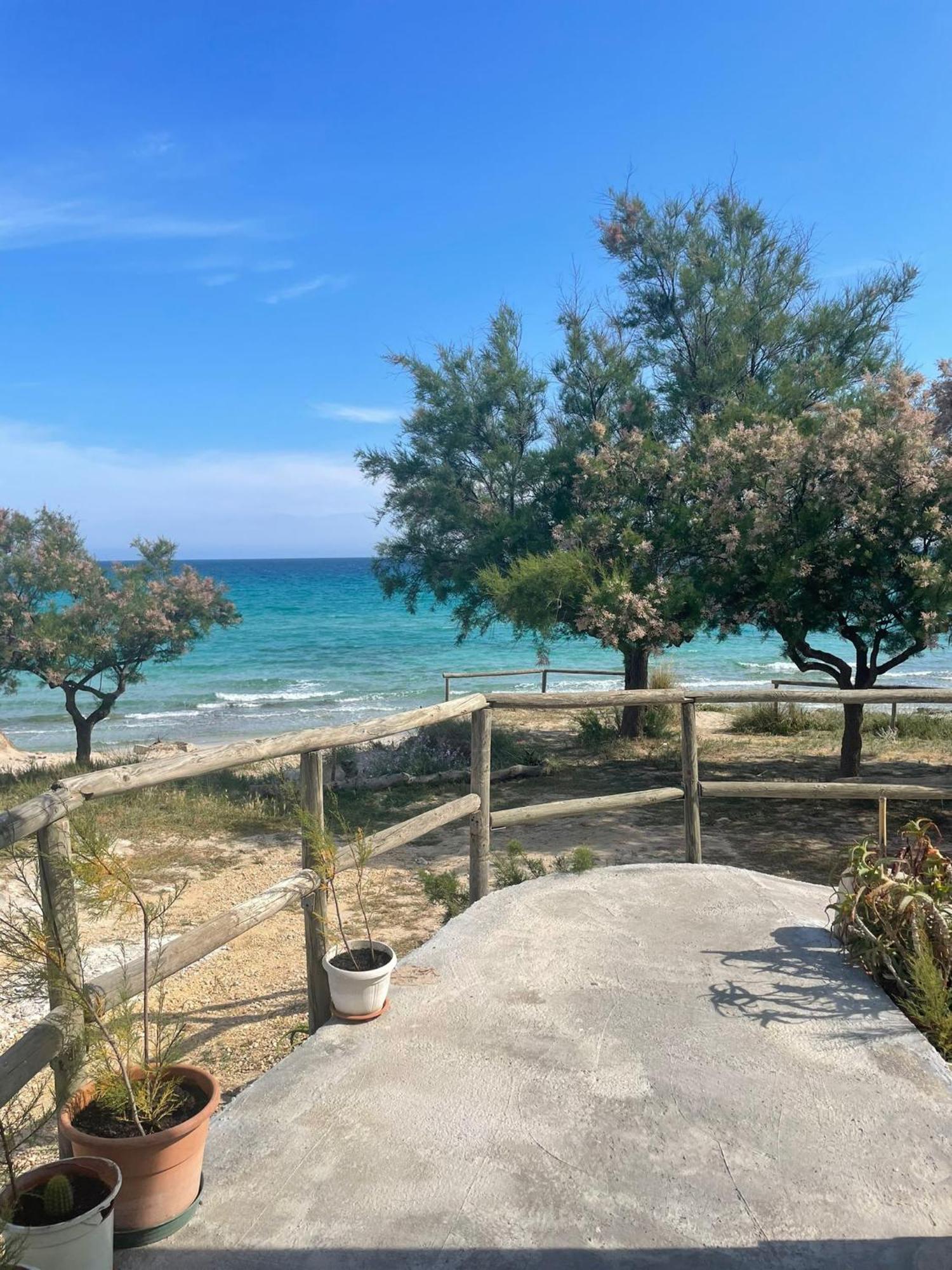 La Torretta Del Surfista Villa Taranto Exterior foto